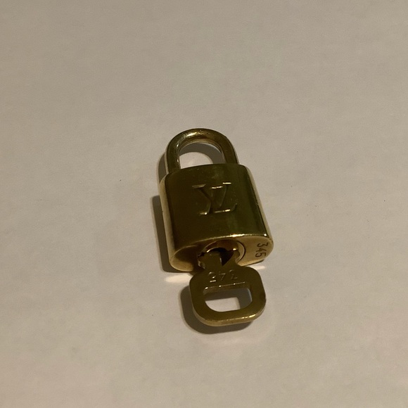 Louis Vuitton Lock and Key #345 - Picture 3 of 5